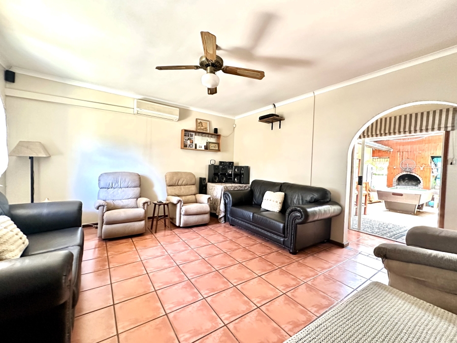 4 Bedroom Property for Sale in Panorama Western Cape